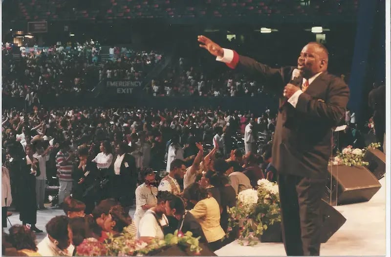 1996_Women Thou Art Loosed (1)